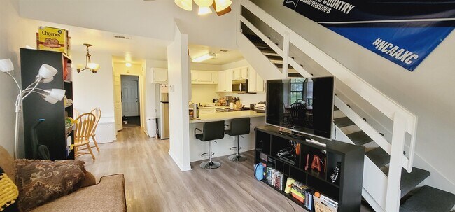 1324 Warrior Way in Tallahassee, FL - Building Photo - Building Photo