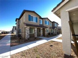 7364 N Decatur Blvd, Unit 1 in North Las Vegas, NV - Building Photo