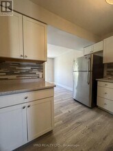 29-29 Paulander Dr in Kitchener, ON - Building Photo - Building Photo