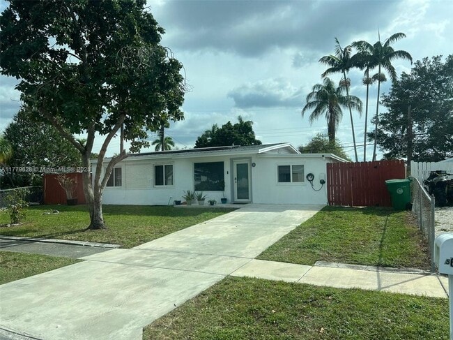 property at 5620 SW 38th St