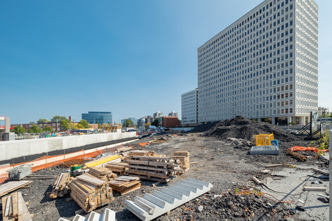 Maison Riverain - Tower B in Ottawa, ON - Building Photo - Building Photo