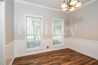 215 Winfair Dr in Tyrone, GA - Building Photo - Building Photo