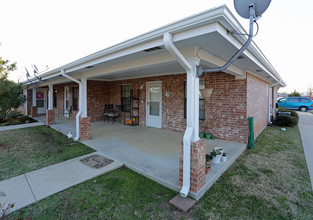 FairOaks Senior Housing in Denton, TX - Building Photo - Building Photo