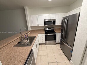3390 NE 13th Cir Dr in Homestead, FL - Building Photo - Building Photo