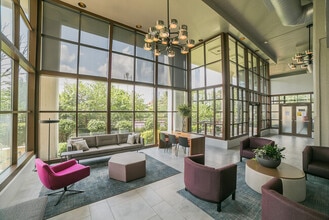 2429 Locust St, Unit 618 in Philadelphia, PA - Foto de edificio - Building Photo