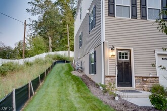 1 Beirne Ln in Wharton, NJ - Building Photo - Building Photo