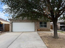 613 Cuervo Dr in Laredo, TX - Building Photo