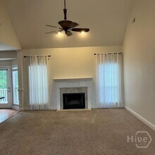 186 Sterling Woods Dr in Richmond Hill, GA - Foto de edificio - Building Photo