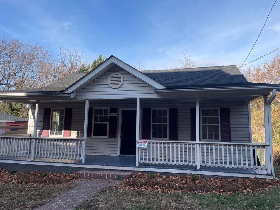 645 W Northwest Blvd in Winston-Salem, NC - Building Photo