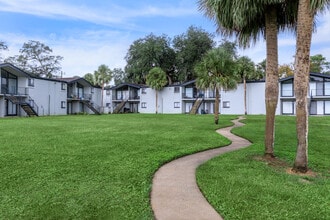 Oasis at San Marco in Jacksonville, FL - Foto de edificio - Building Photo