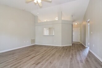 306 Carriage Crossing Cir in Brandon, FL - Foto de edificio - Building Photo