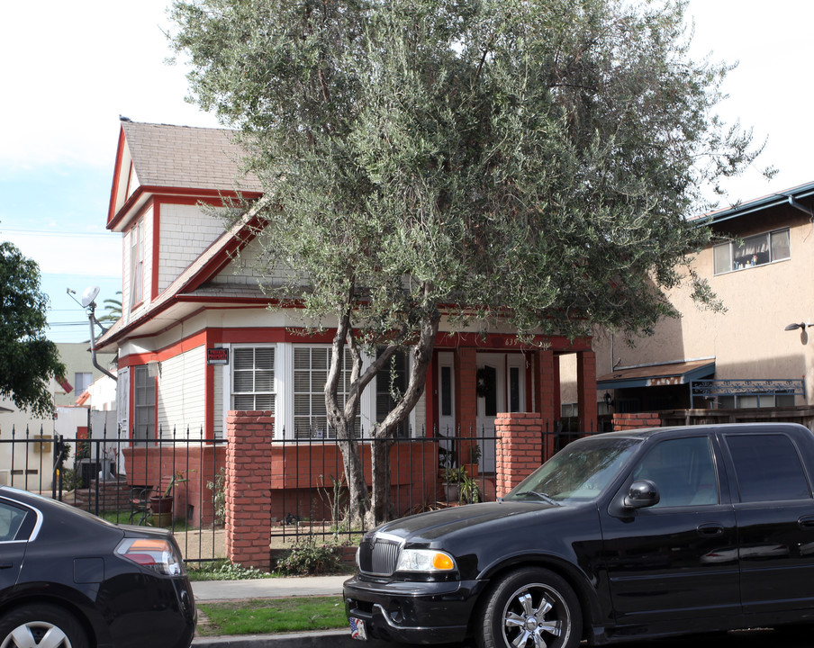 637-639 Olive Ave in Long Beach, CA - Building Photo