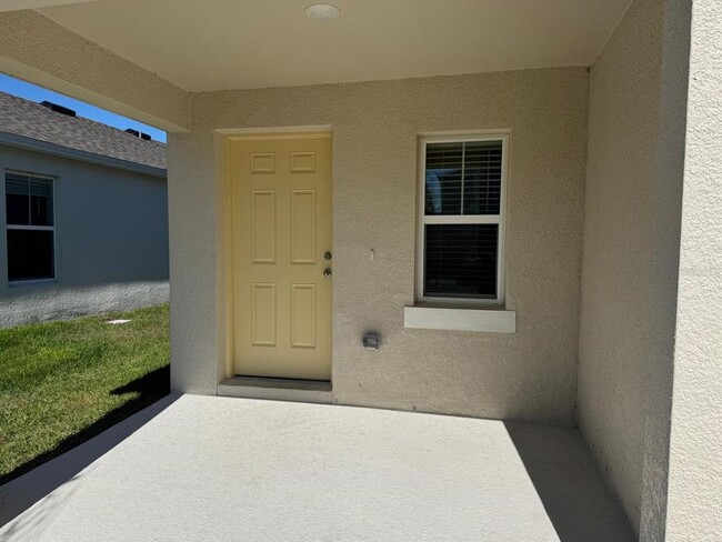 1345 Derry Ave in Haines City, FL - Foto de edificio - Building Photo