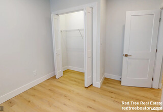 11 Myrtle St, Unit 9 in Boston, MA - Building Photo - Building Photo