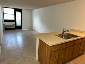 2771 Riverside Dr, Unit 117 in Coral Springs, FL - Building Photo - Building Photo