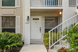 845 Gulf Pavillion Dr in Naples, FL - Building Photo - Building Photo