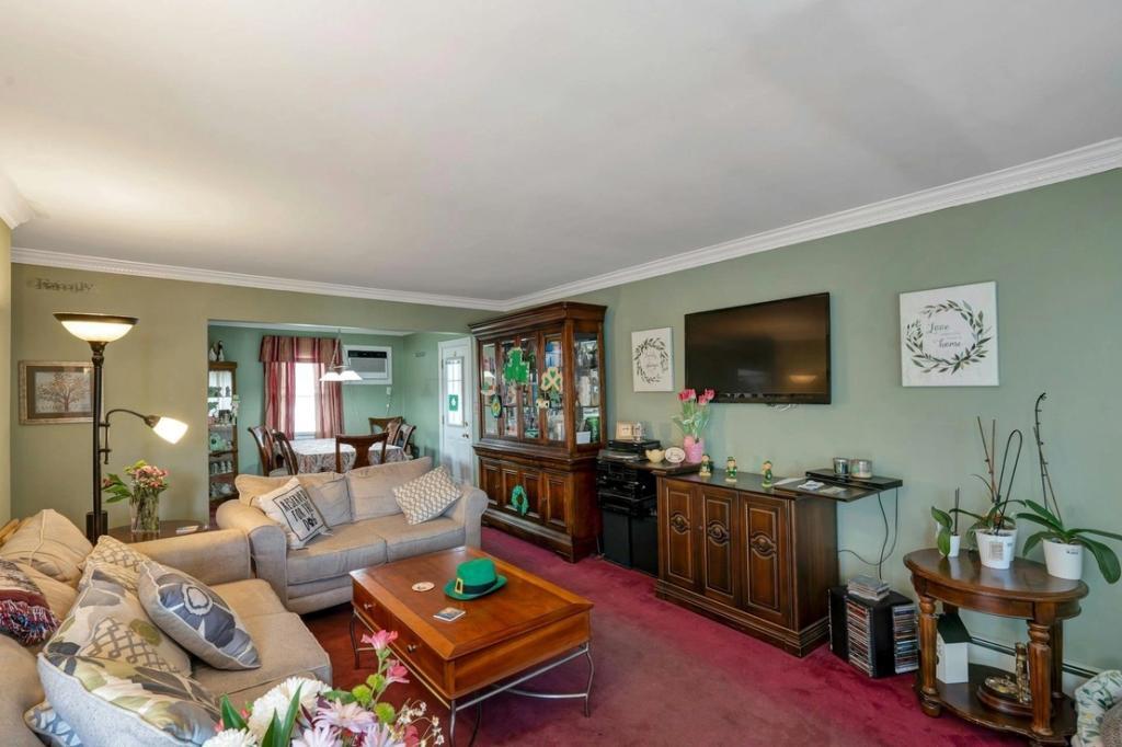 1664 Fairfax Ave in West Islip, NY - Building Photo