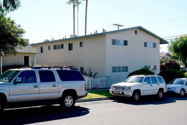 126 A St in Encinitas, CA - Foto de edificio - Building Photo