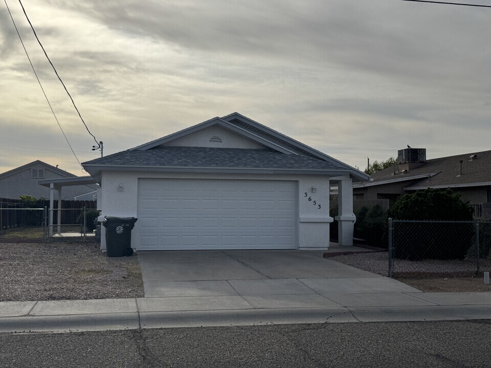 3653 N Roosevelt St in Kingman, AZ - Building Photo
