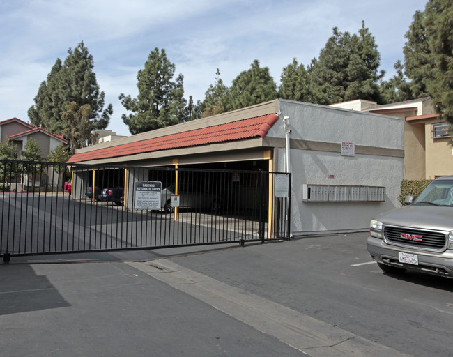 West Lane Apartments in Santa Ana, CA - Building Photo - Building Photo