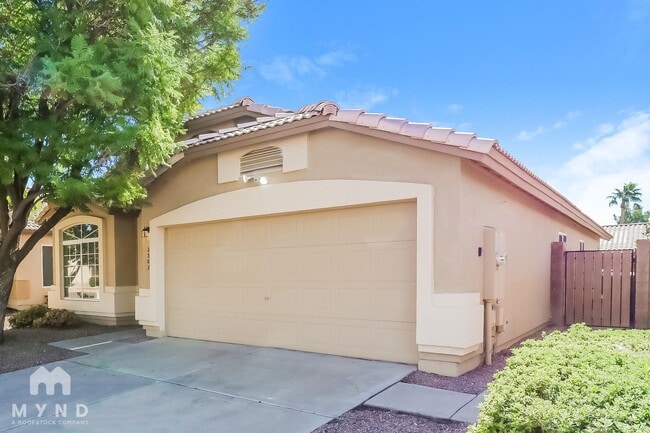 2303 E Aire Libre Ave in Phoenix, AZ - Building Photo - Building Photo