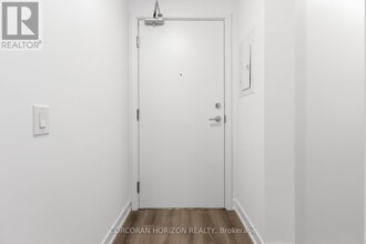 7439 Kingston Rd in Toronto, ON - Building Photo - Building Photo