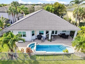 3816 W Hibiscus St in Weston, FL - Building Photo - Building Photo