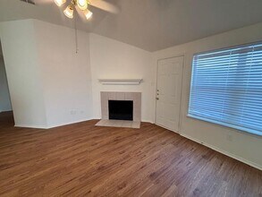 1008 Rock Springs Dr in Burleson, TX - Building Photo - Building Photo