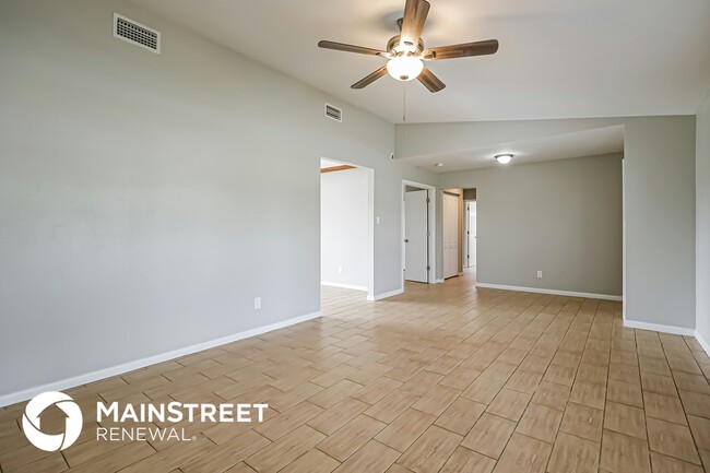 110 Gateside St in Lehigh Acres, FL - Building Photo - Building Photo