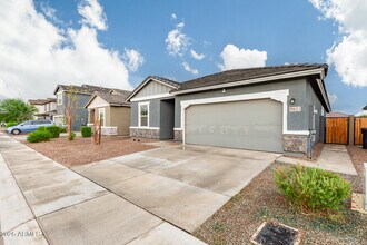 9621 W Agora Ln in Tolleson, AZ - Building Photo - Building Photo