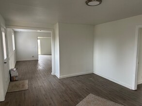 4486 S Main St in Mountain Home, ID - Foto de edificio - Building Photo