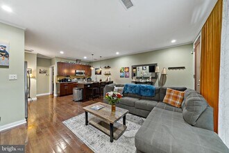 1247 E Columbia Ave in Philadelphia, PA - Foto de edificio - Building Photo