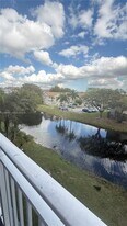 9375 Fontainebleau Blvd in Miami, FL - Building Photo