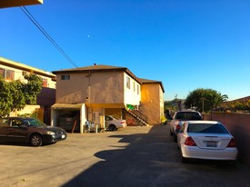 3245 Drew St in Los Angeles, CA - Building Photo - Building Photo