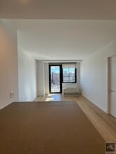 NORTHERN BOULEVARD, Unit 7W in Queens, NY - Foto de edificio - Building Photo