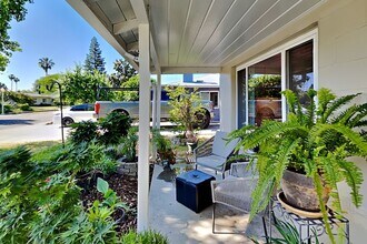 4906 Ortega St in Sacramento, CA - Building Photo - Building Photo