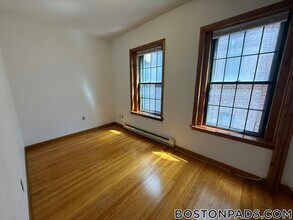 88 W Cedar St in Boston, MA - Building Photo - Building Photo