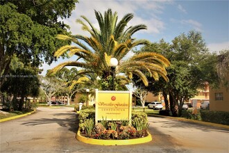 7900 Colony Cir S, Unit 309 in Tamarac, FL - Foto de edificio - Building Photo