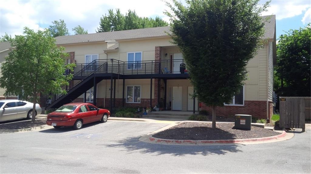 819 W Piedmont Pl in Fayetteville, AR - Building Photo