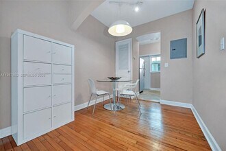 1561 Lenox Ave. in Miami Beach, FL - Foto de edificio - Building Photo