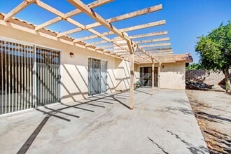 43580 Texas Ave in Palm Desert, CA - Building Photo - Building Photo