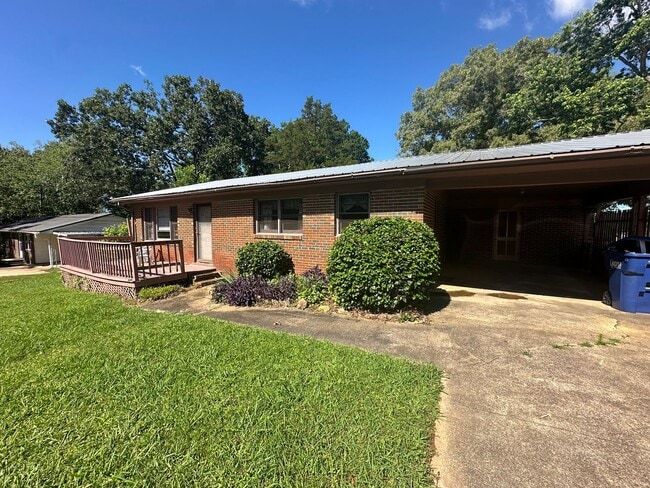 property at 10 Piper St