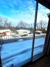 401 Dresden Ave in Wintersville, OH - Foto de edificio - Building Photo