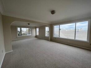 831 W 3rd St, Unit 831 in San Pedro, CA - Foto de edificio - Building Photo