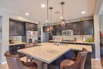 32640 Cougar Pass Ct in Winchester, CA - Foto de edificio - Building Photo