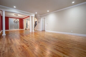 1032 W Lindsey St in Norman, OK - Building Photo - Building Photo