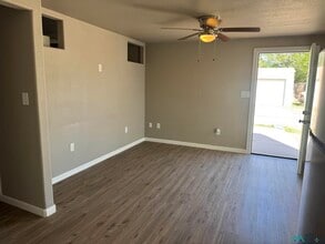 911.5 Bullock Ct in Artesia, NM - Building Photo - Building Photo