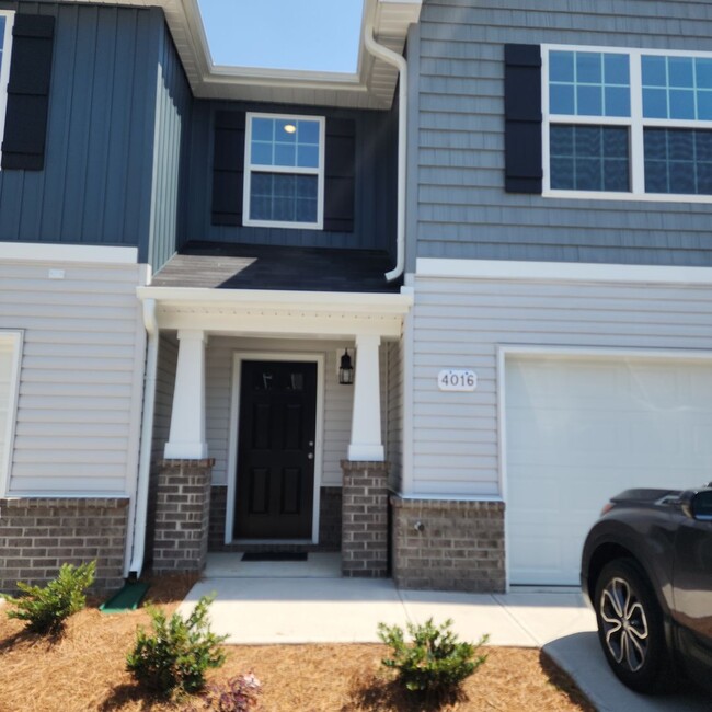 4016 Winding Vine Ln in Greensboro, NC - Foto de edificio - Building Photo