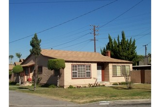 10063 Flora Vista St in Bellflower, CA - Building Photo - Building Photo