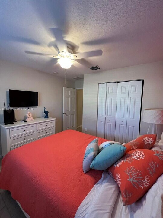 2333 SE 5th St in Pompano Beach, FL - Building Photo